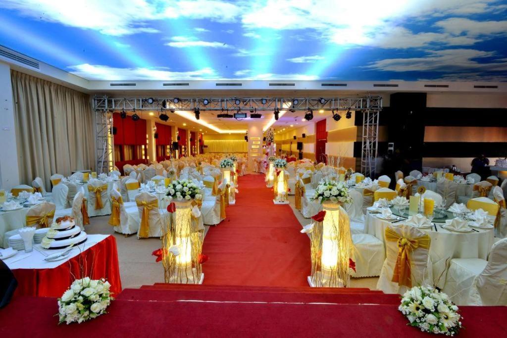 Jasmine Palace Yangon Bagian luar foto