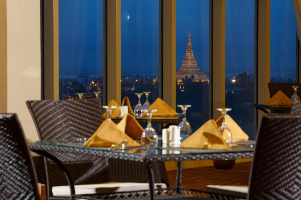Jasmine Palace Yangon Bagian luar foto