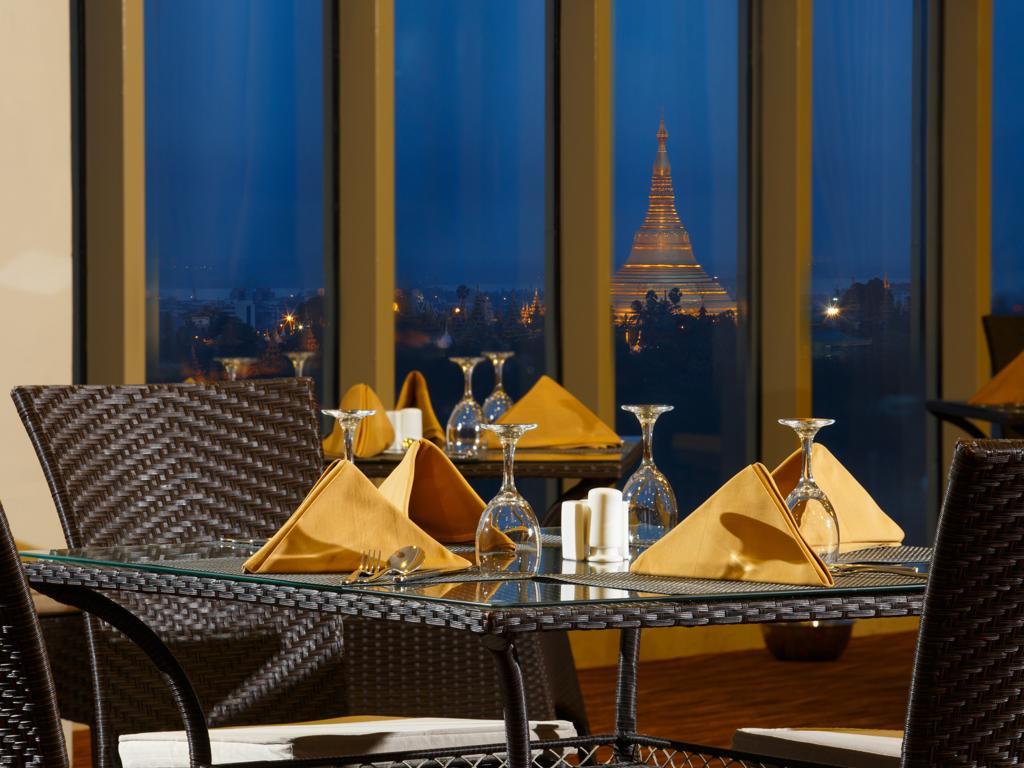 Jasmine Palace Yangon Bagian luar foto